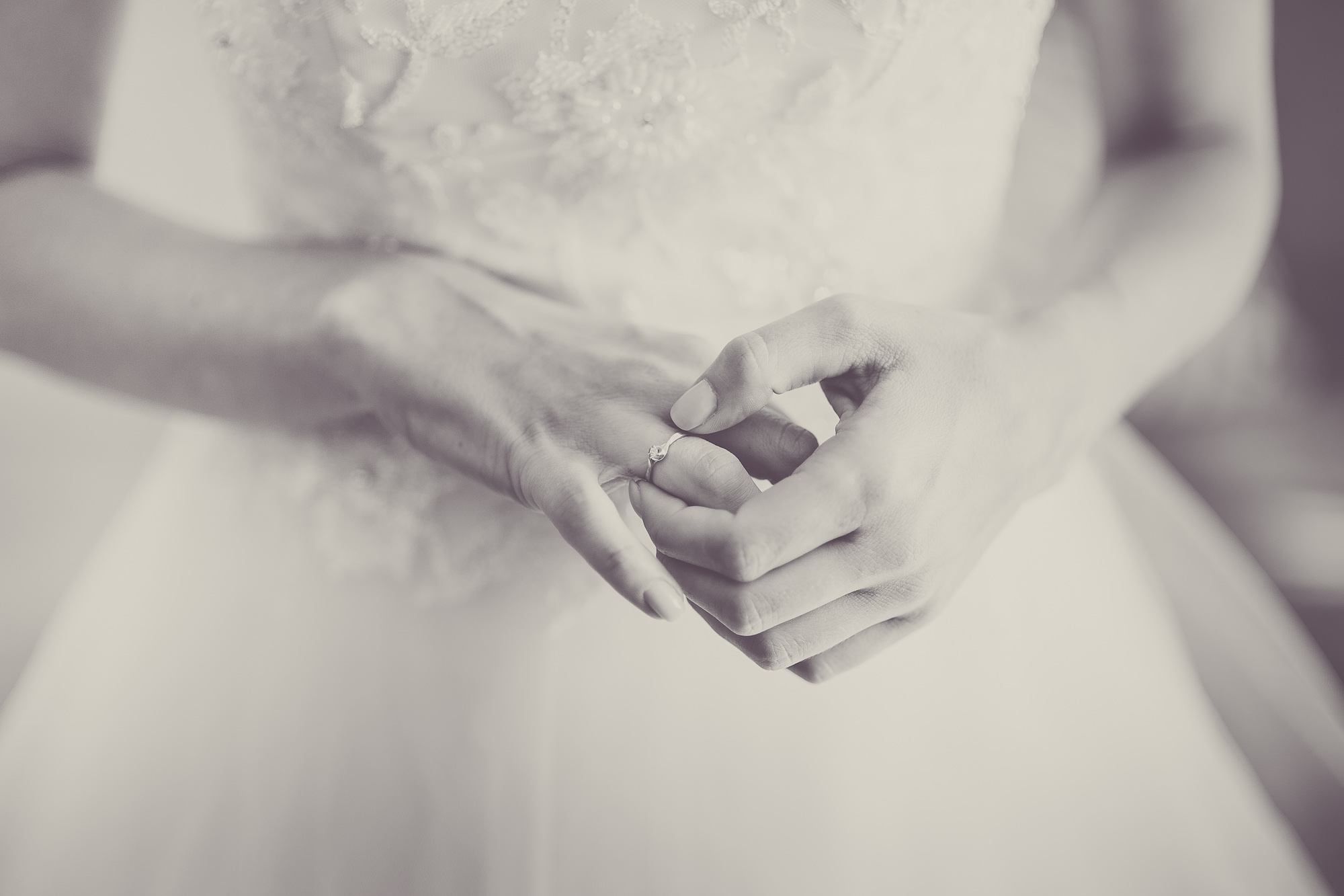 Emocjonalne, wzruszające, intymne momenty podczas przygotowań do ślubu